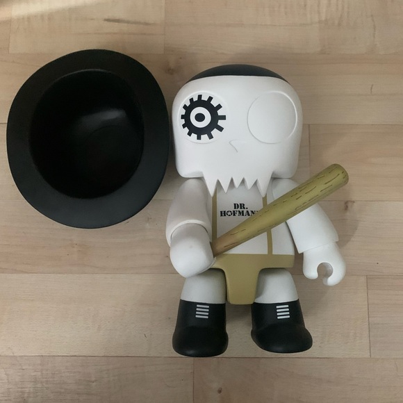 RARE!! Clockwork Orange inspired 8” Qee by Dr. Hofmann. Toy2r circa 2007! - Picture 2 of 9